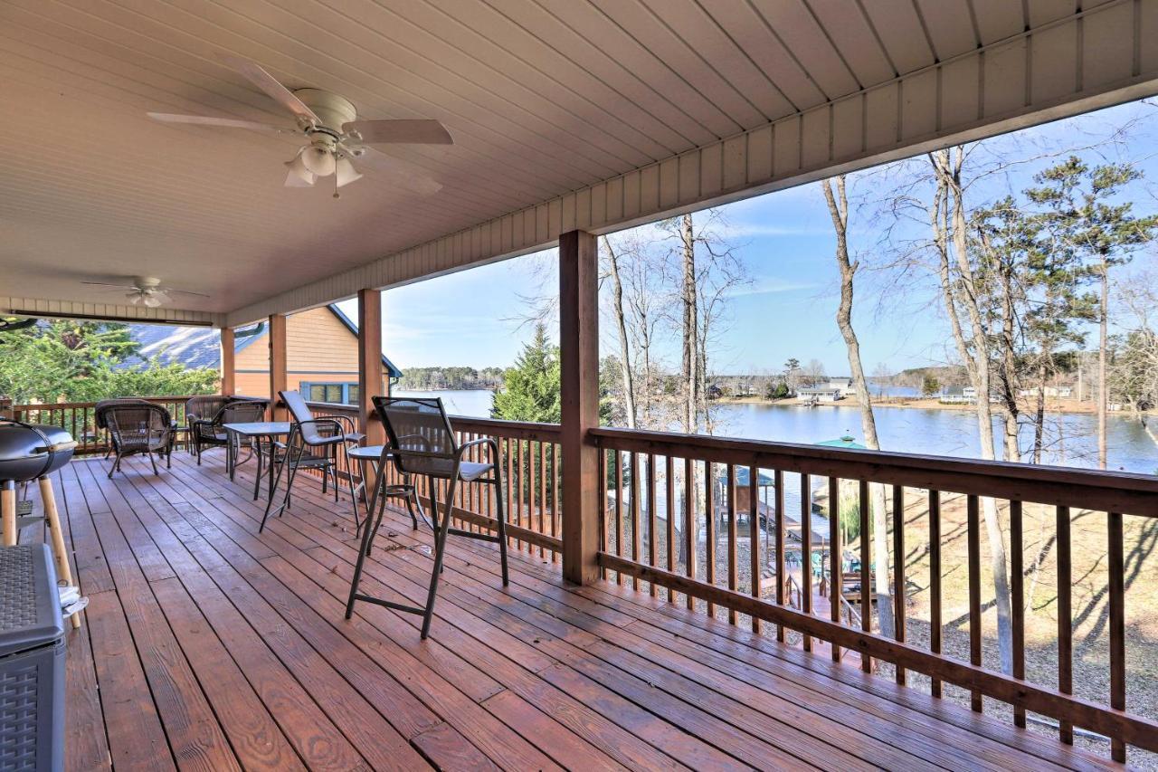 Lakefront Sparta Cottage With Decks And Boat Dock Exterior foto
